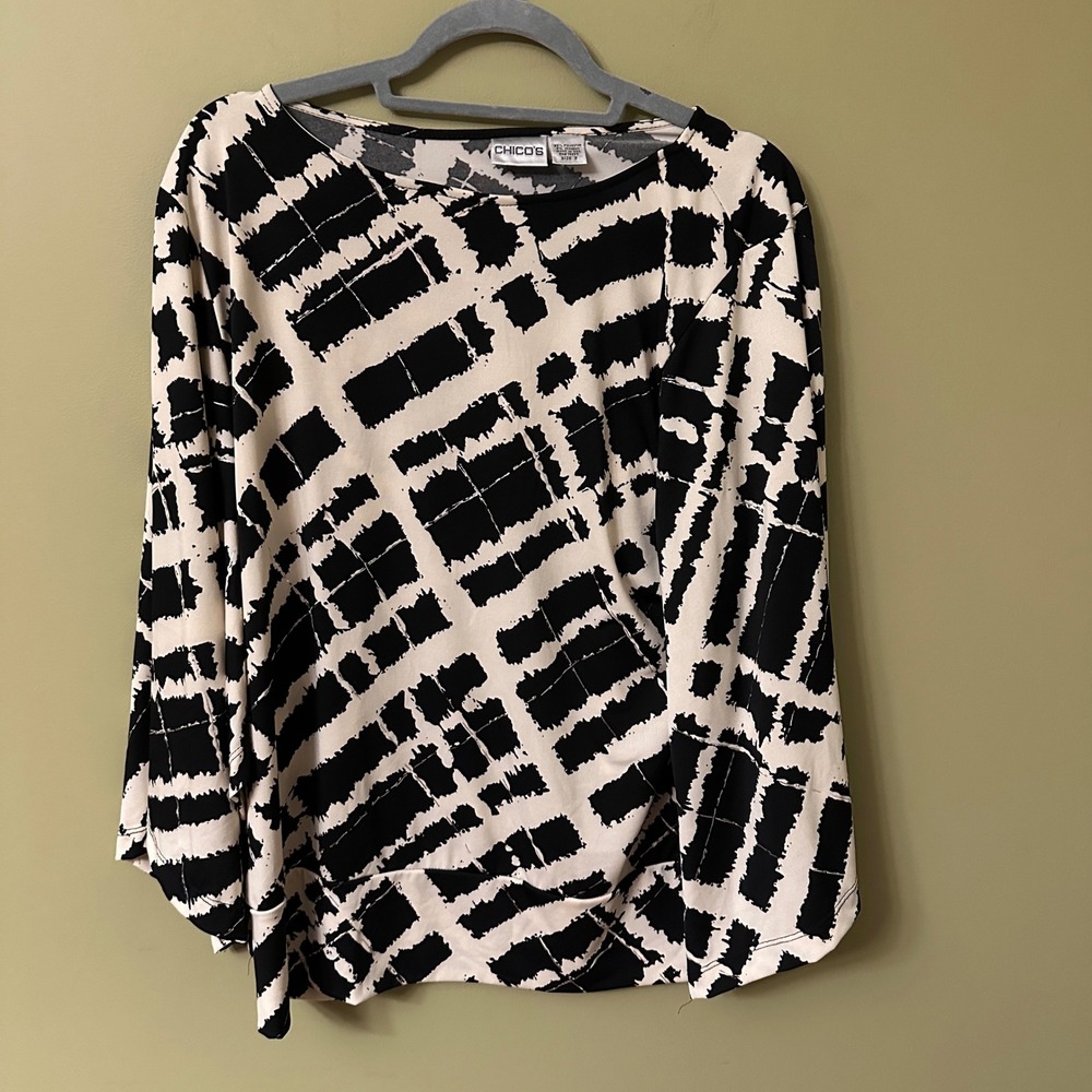Chico's‎ Size 2 (L)Abstract Art To Wear Top Bat Sleeve Blouse Slinky Stretchy
